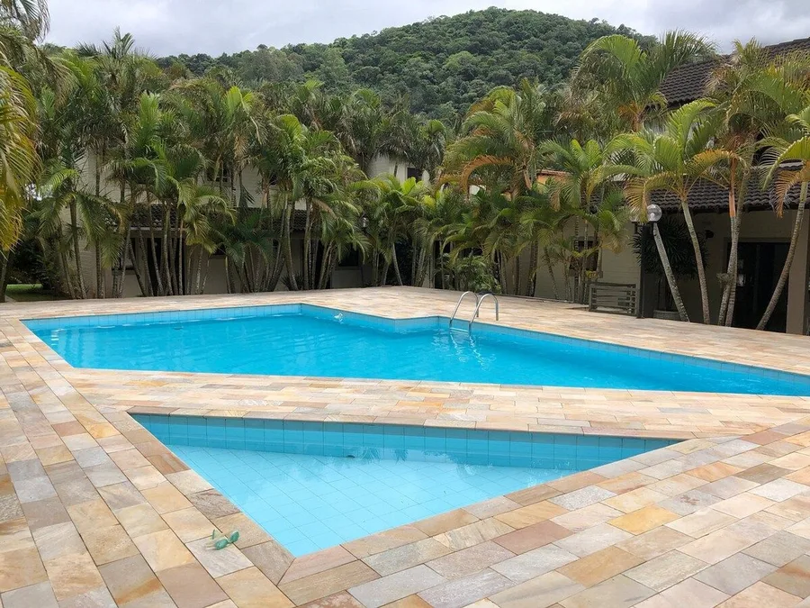 Piscina do condomínio