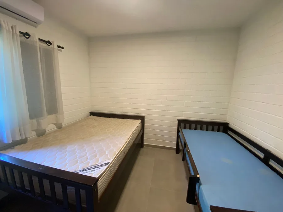 Quarto com cama de casal